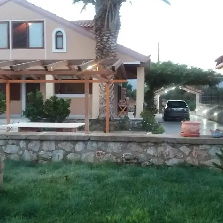 Kyriakos & Memi 펜션 *